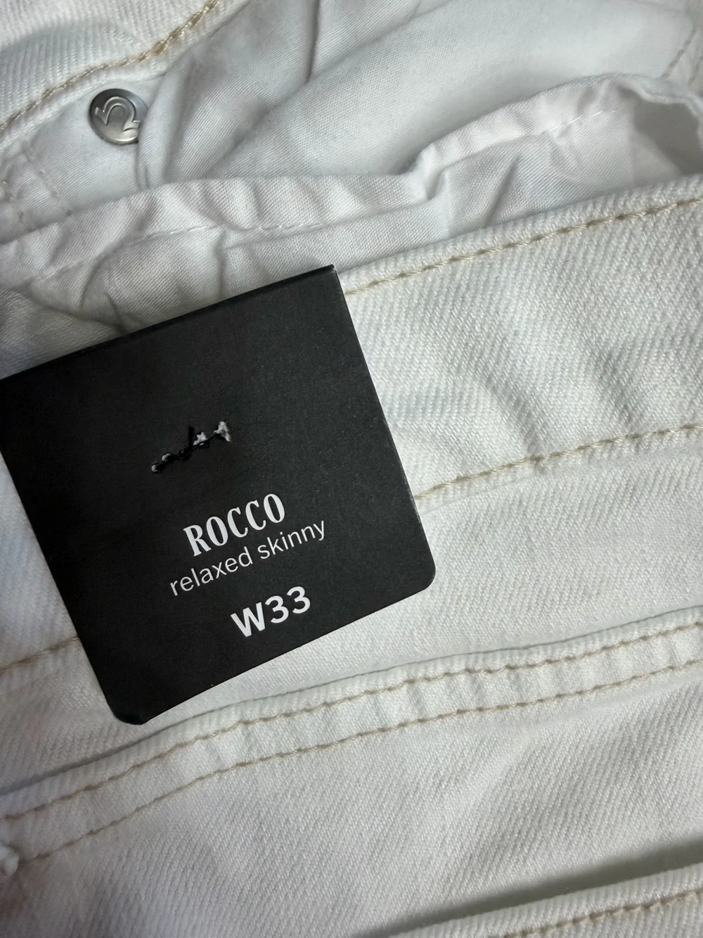 True Religion NWT Men’s Sz 33 Rocco Renegade White Relaxed Skinny Jeans